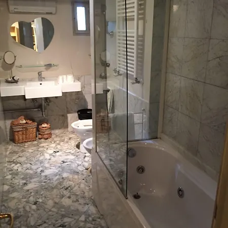 Hotell Castello Di Torcrescenza
